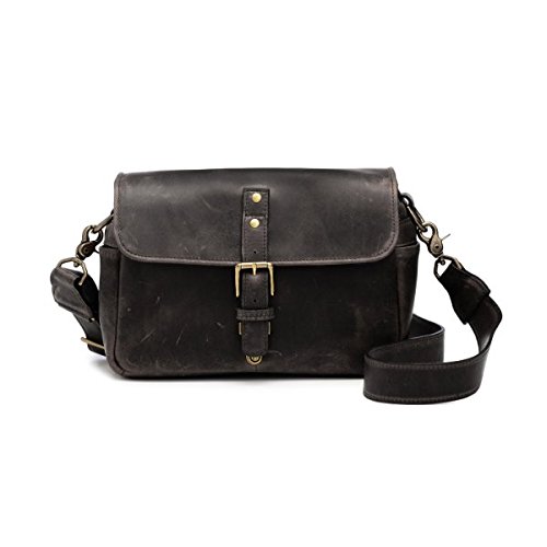 Stylish camera bags for women love to to travel #camerabags #camerabag #giftsforher #travel #camera #dslr #mirrorlesscamera