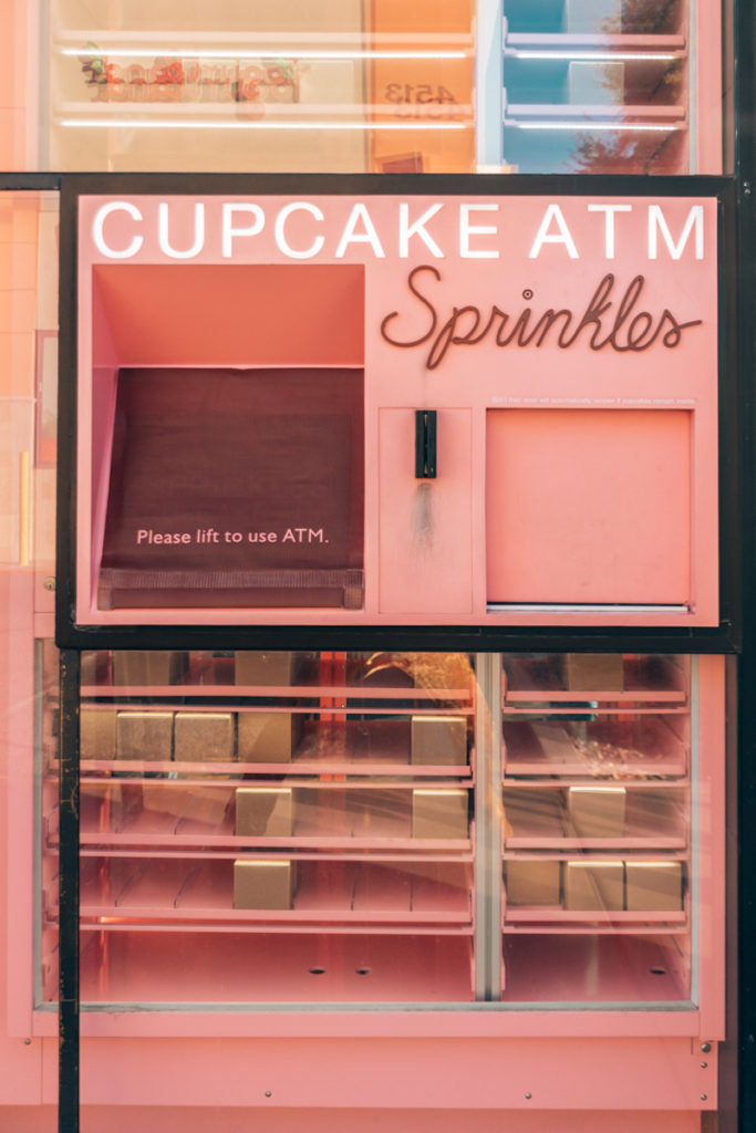 The most Instagrammable Places in Scottsdale, Arizona: where to get the perfect Instagram photos. Instagram spots in Scottsdale, Arizona. #scottsdale #scottsdaleaz #scottsdaletravel #instagrammablescottsdale  #sprinklesatm