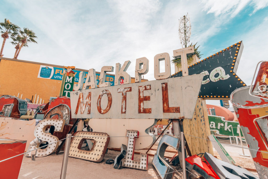 A complete guide to visiting the Neon Museum in Las Vegas. The Neon Boneyard is not to be missed when you are exploring Las Vegas off the strip! #neonmuseum #neonmuseumvegas #neonboneyard #lasvegas #vegas #lasvegasattractions #thingstodoinvegas #thingstodoinlasvegas #neonmuseuminstagram #neonmuseumtrips #neonmuseumvintagesigns #neonsigns #vintagesigns