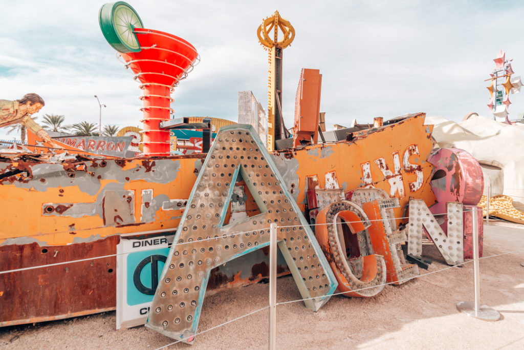 A complete guide to visiting the Neon Museum in Las Vegas. The Neon Boneyard is not to be missed when you are exploring Las Vegas off the strip! #neonmuseum #neonmuseumvegas #neonboneyard #lasvegas #vegas #lasvegasattractions #thingstodoinvegas #thingstodoinlasvegas #neonmuseuminstagram #neonmuseumtrips #neonmuseumvintagesigns #neonsigns #vintagesigns